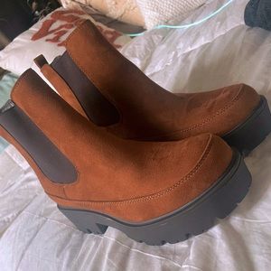 Chestnut booties